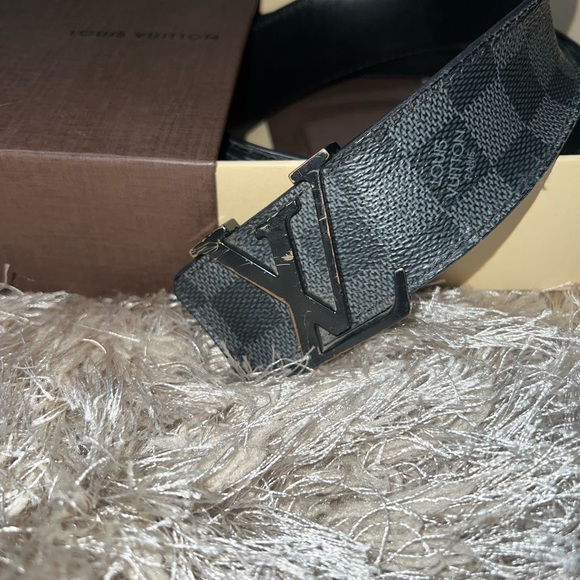 Men’s LV Louis Vuitton Belt - Picture 2 of 4